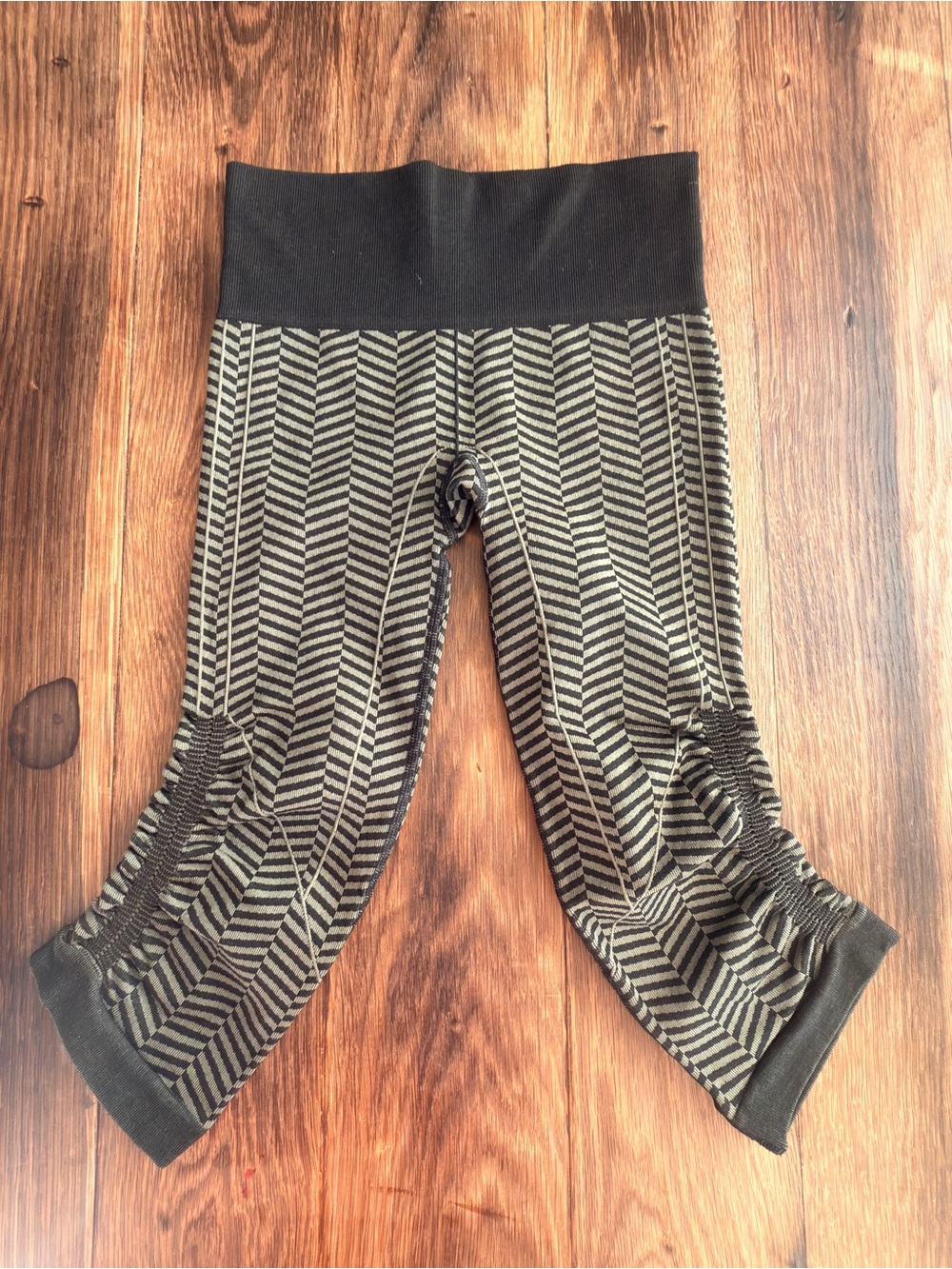 lululemon athletica Black and Olive Chevron Ruched Capri Leggings
